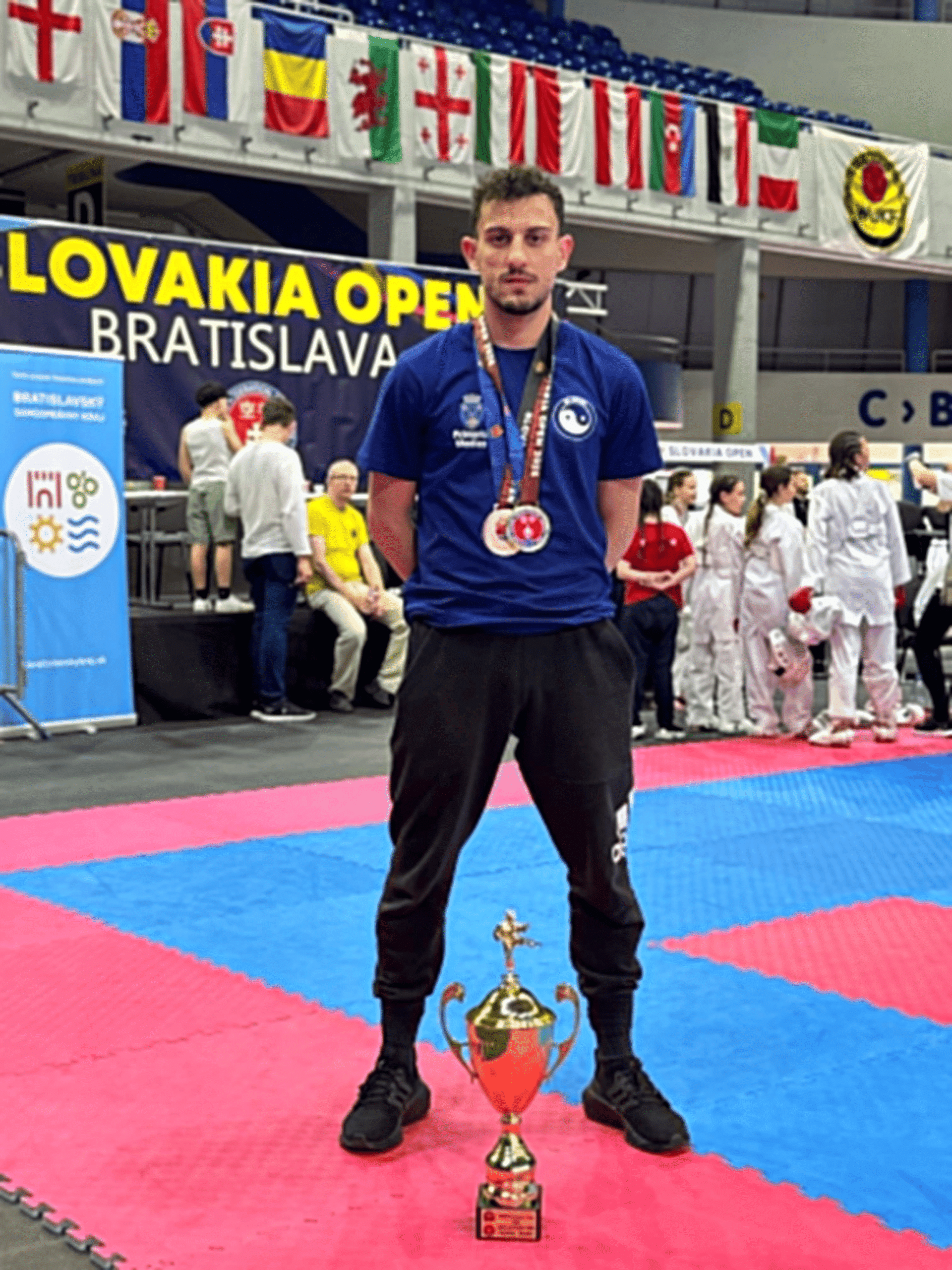 Dublu podium pentru Andrei Toma la Bratislava: aur la individual și bronz cu echipa