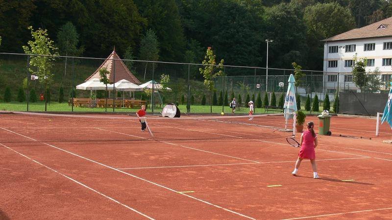 Mediașul găzduiește un nou turneu important de tenis pentru juniori