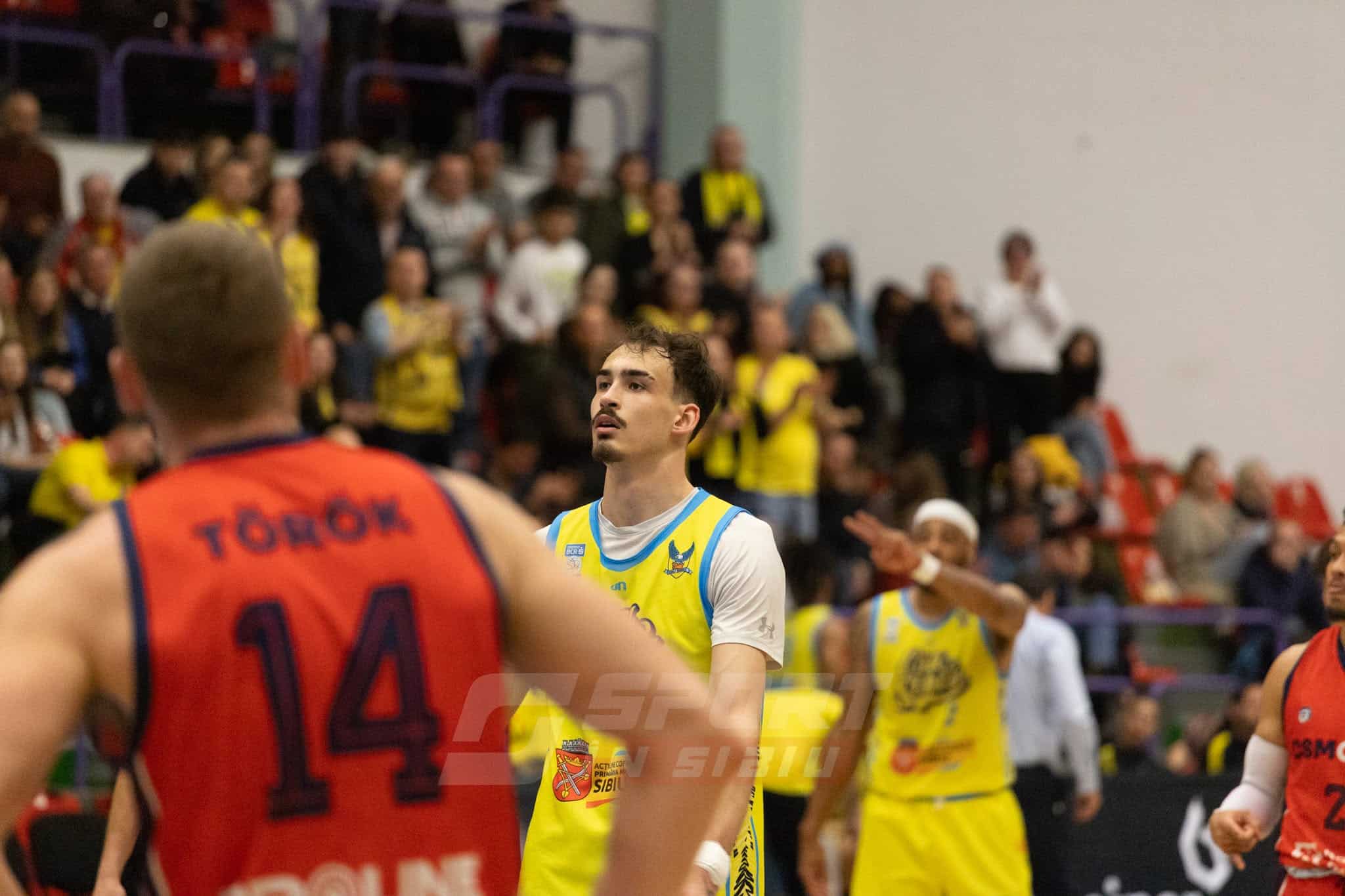 Eduard Roschnafsky continuă la BC CSU Sibiu. Pivotul a semnat pentru încă un sezon