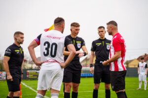 Trei arbitri sibieni au promovat în Liga a III-a prin programul „Cavalerii Viitorului”