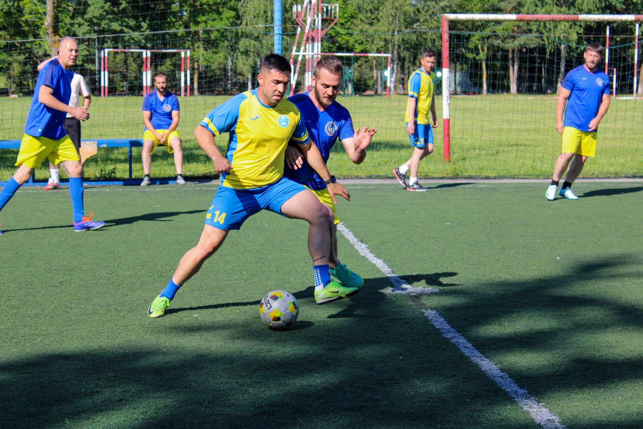 (foto) Pompierii de la ISU Sibiu au schimbat intervențiile cu fotbalul și au câștigat turneul din Sibiu