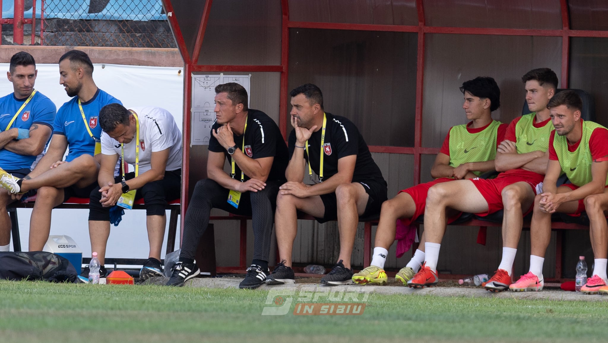 Eugen Beza, antrenorul CSC Șelimbăr, la partida cu FC Botoșani, disputată în play-off-ul Cupei României.