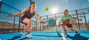 Cum se joacă padel: reguli, punctaj, serviciu și tot ce trebuie să știe un începător