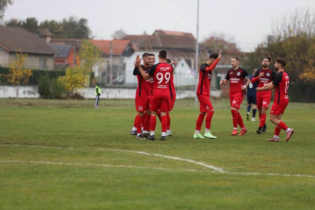bucurie fotbalisti sibiu