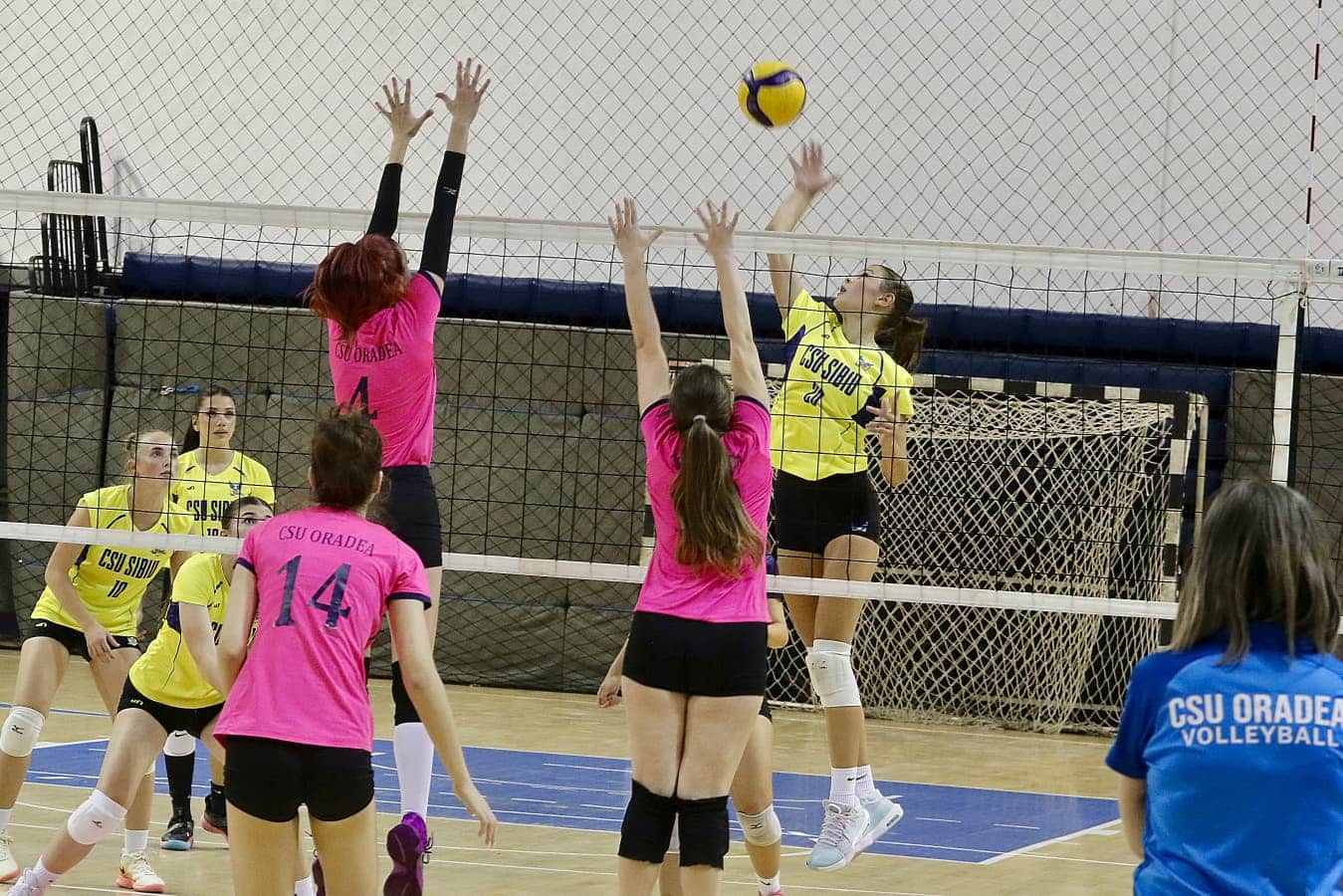 /foto/ CSU Sibiu Volei, învinsă de Oradea în primul meci al sezonului